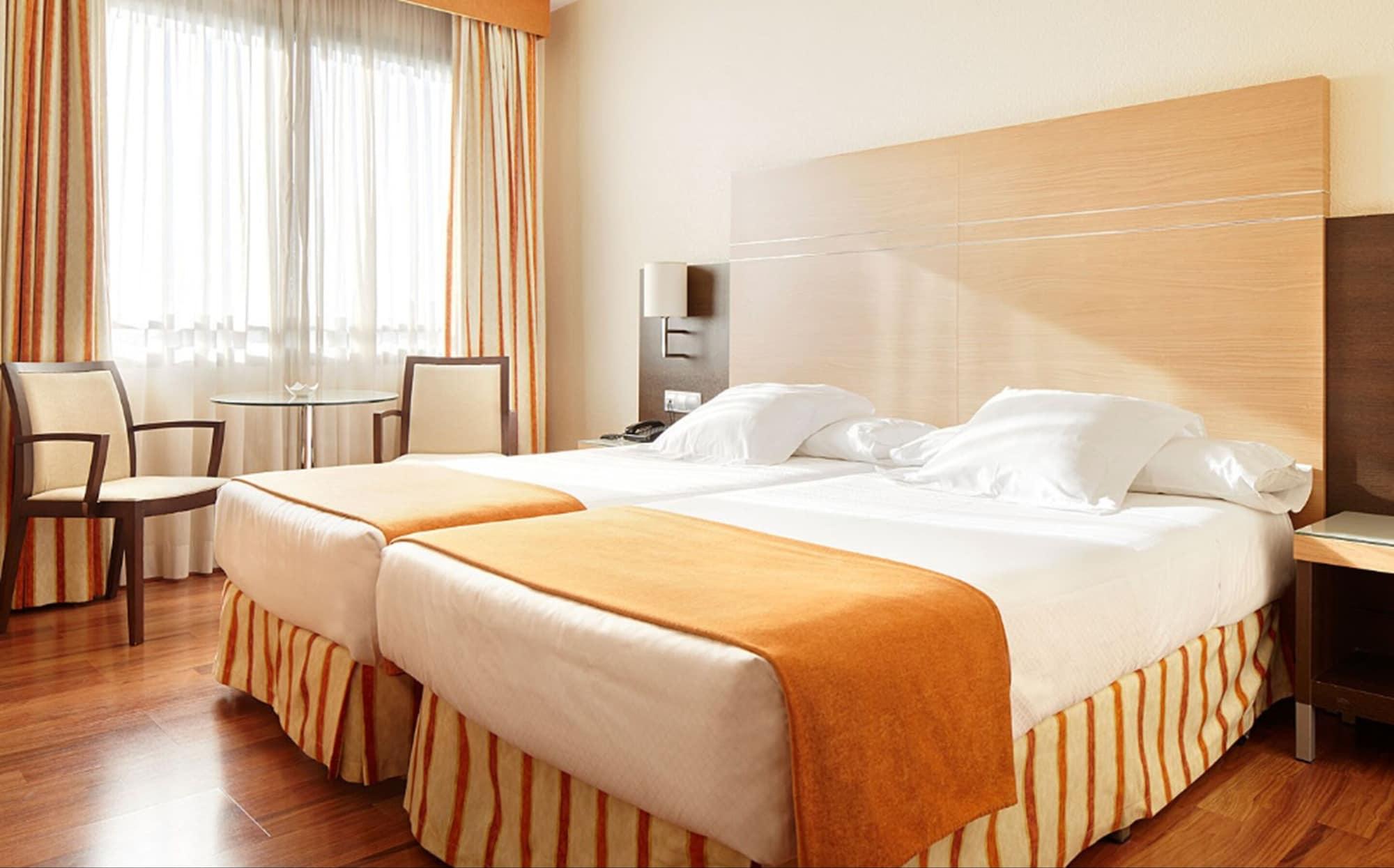 Hotel Blanca De Navarra Пампона Екстериор снимка