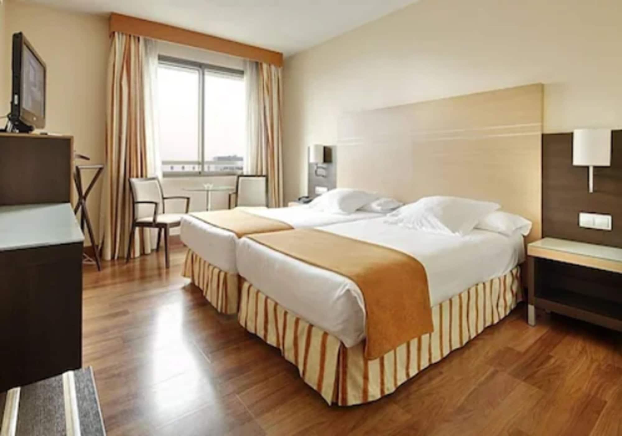 Hotel Blanca De Navarra Пампона Екстериор снимка
