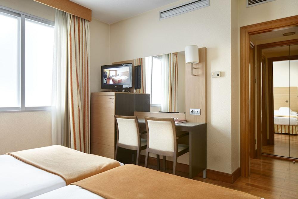 Hotel Blanca De Navarra Пампона Екстериор снимка
