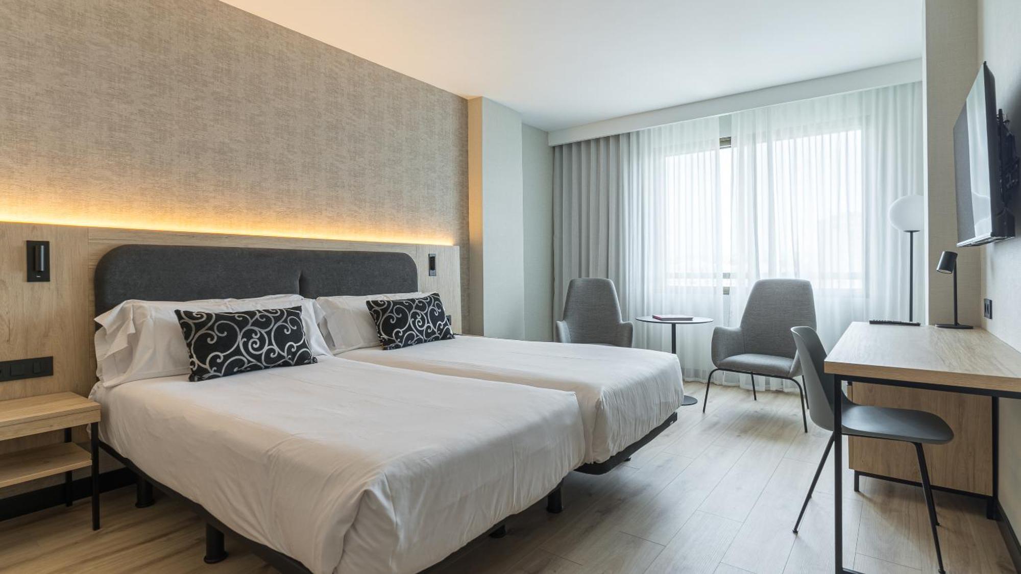 Hotel Blanca De Navarra Пампона Екстериор снимка