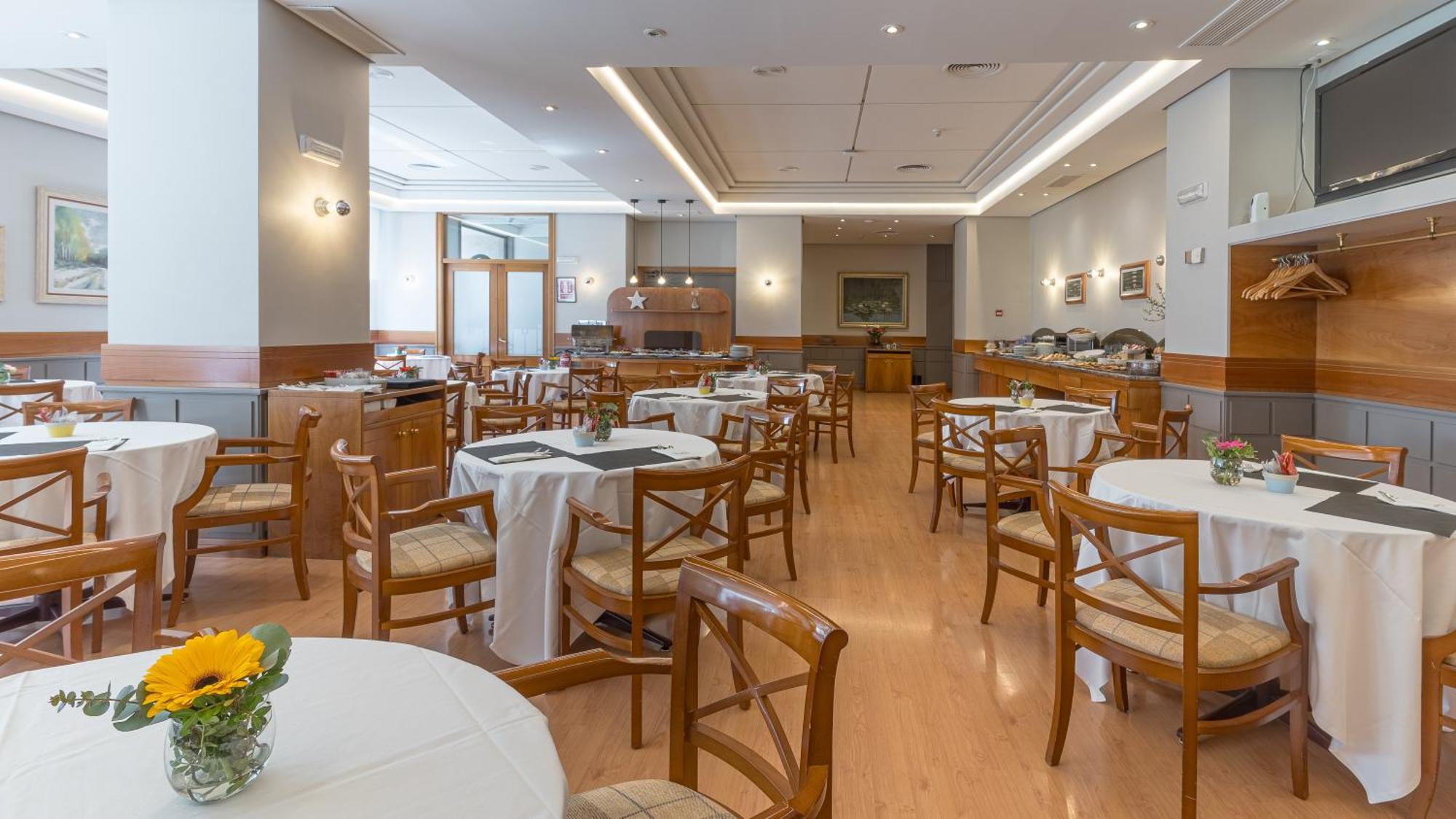 Hotel Blanca De Navarra Пампона Екстериор снимка