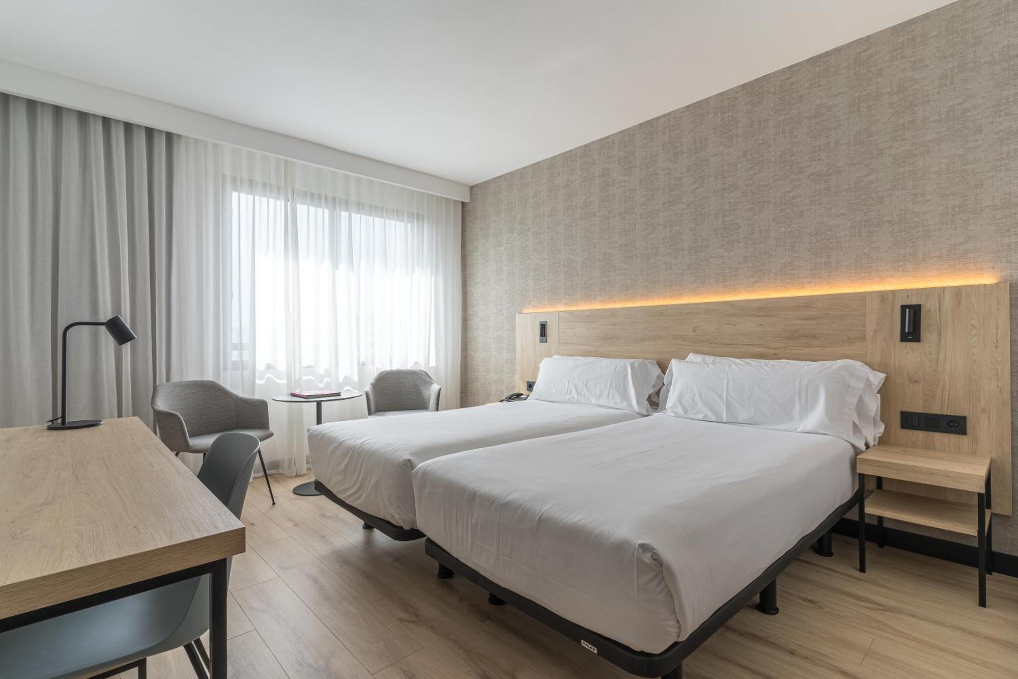 Hotel Blanca De Navarra Пампона Екстериор снимка