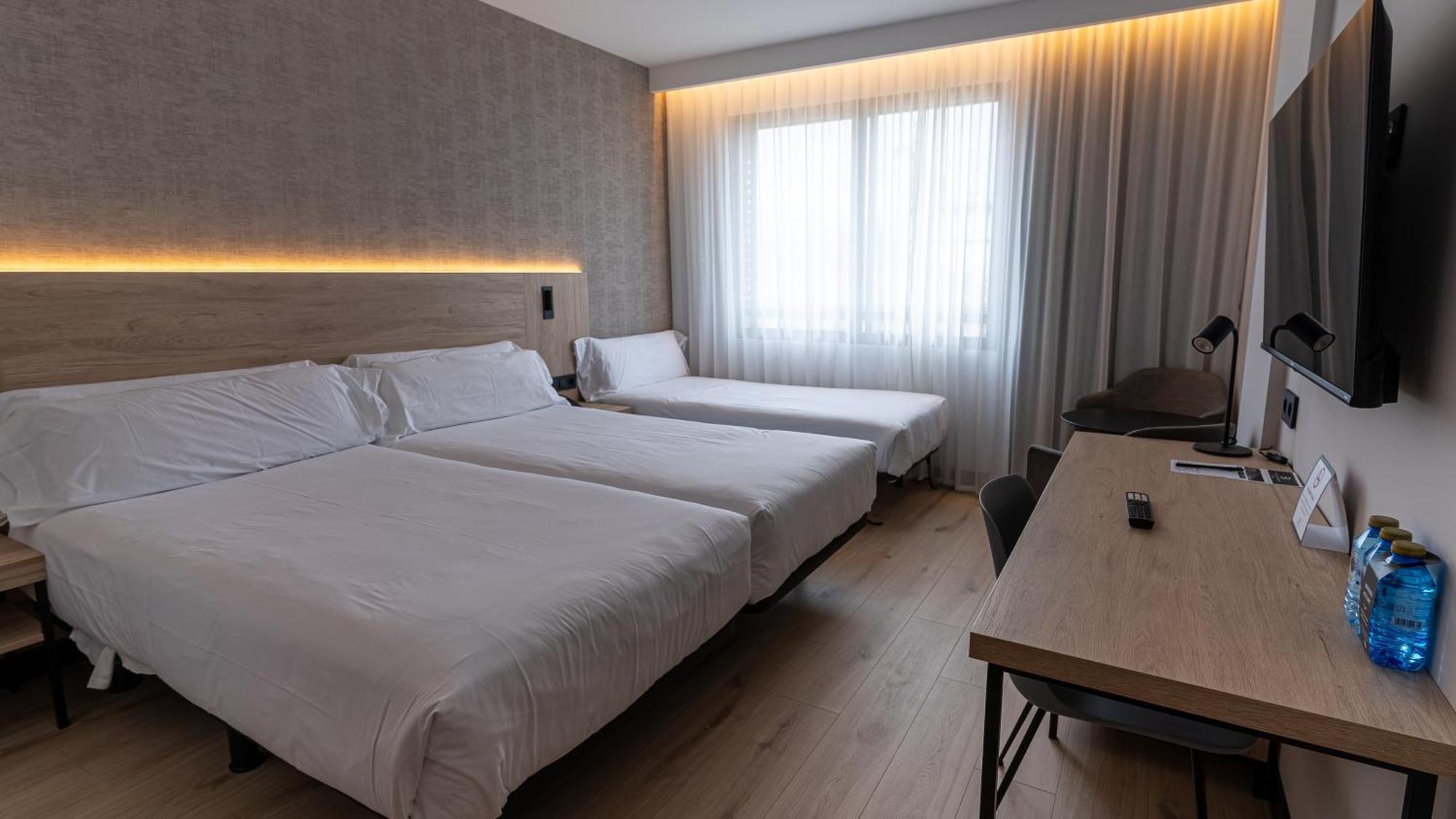 Hotel Blanca De Navarra Пампона Екстериор снимка