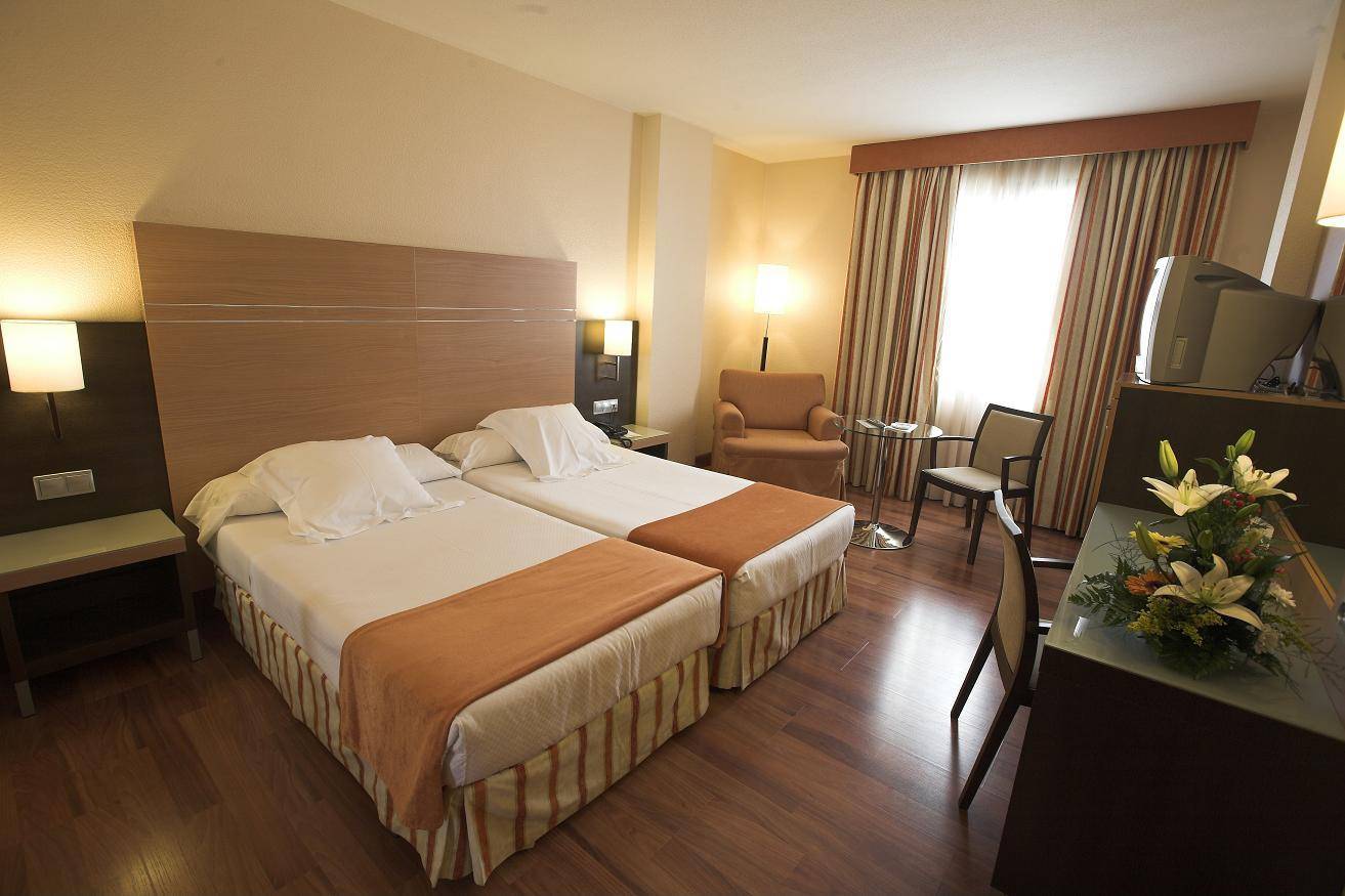Hotel Blanca De Navarra Пампона Стая снимка