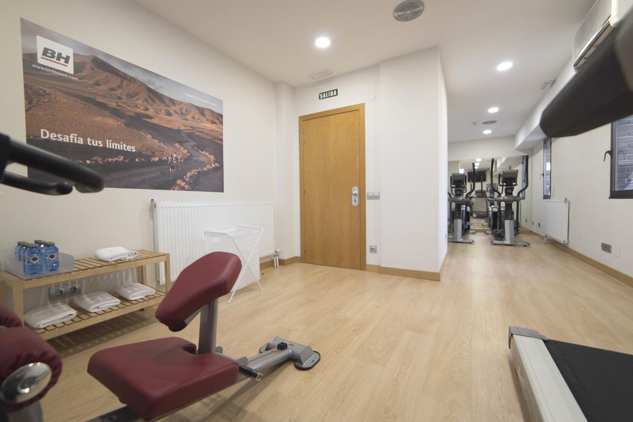 Hotel Blanca De Navarra Пампона Екстериор снимка